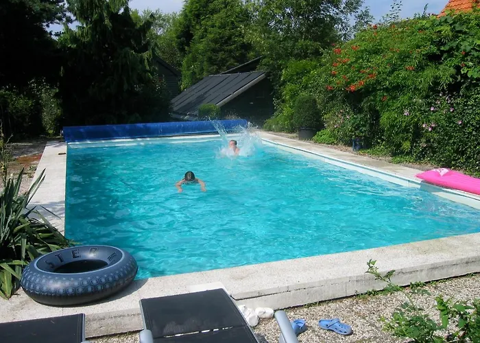 Waerdenhoeve Pensión 3*