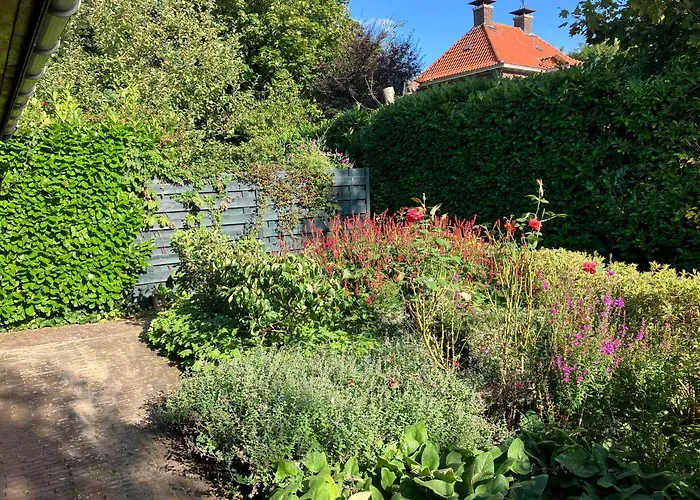 Waerdenhoeve Pensión